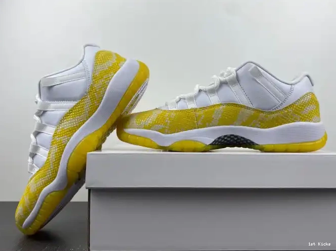 1st Kicks Shoes Snakeskin Air Jordan Low Yellow WMNS AH7860-107 11 0518